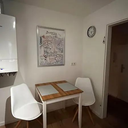 Schoene 2-zimmer In Der Stadtmitte 公寓 *