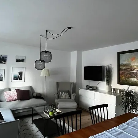 Apartment Schoene 2-zimmer In Der Stadtmitte